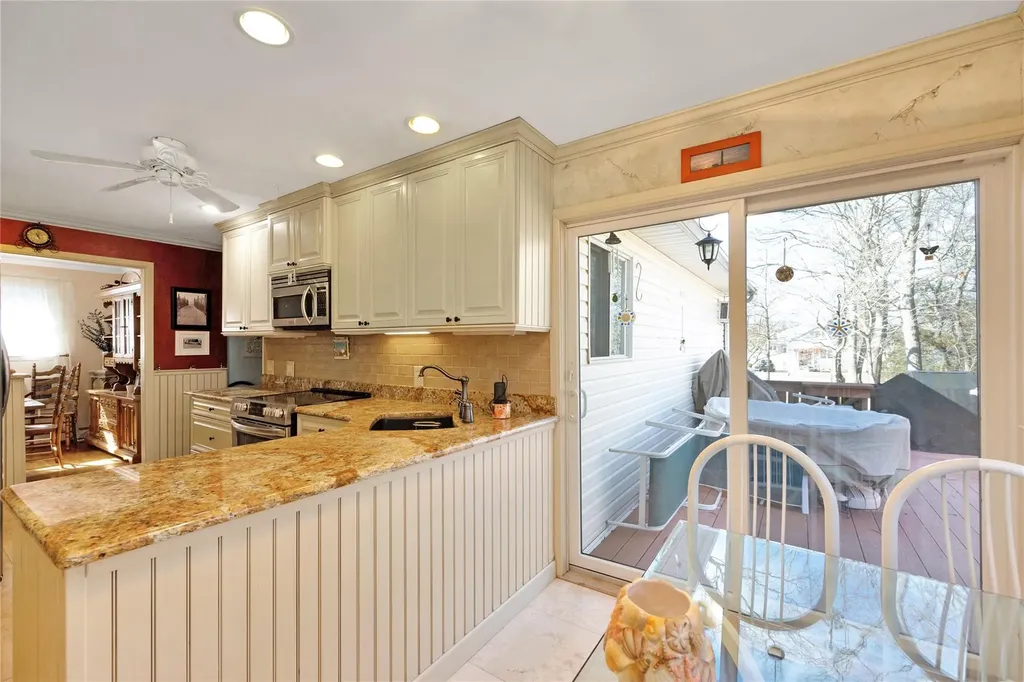 94 Cherokee Avenue West Islip NY 11795