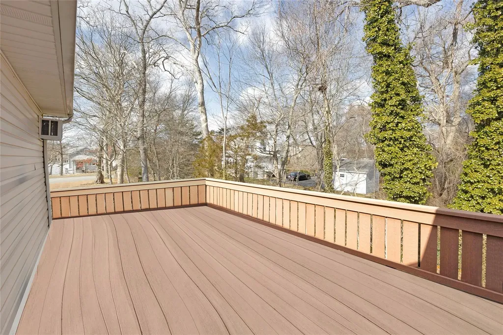 94 Cherokee Avenue West Islip NY 11795