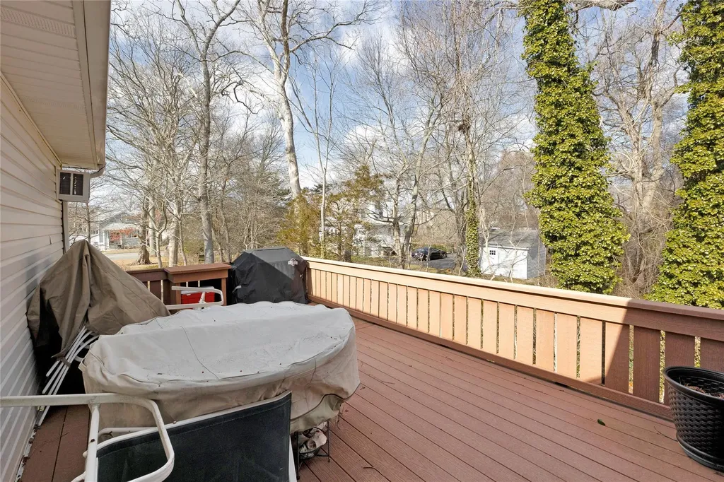 94 Cherokee Avenue West Islip NY 11795