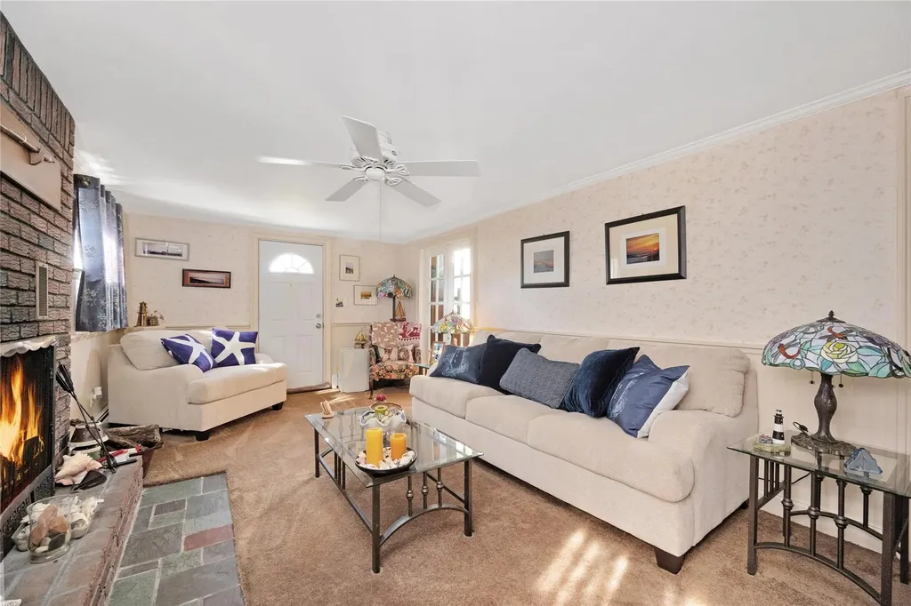 94 Cherokee Avenue West Islip NY 11795