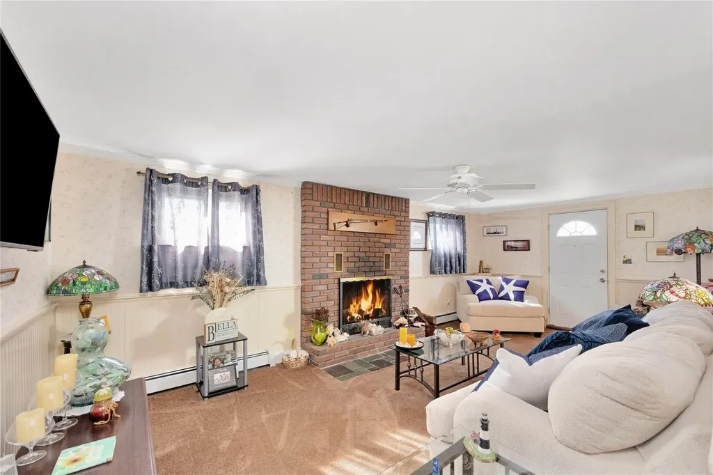 94 Cherokee Avenue West Islip NY 11795