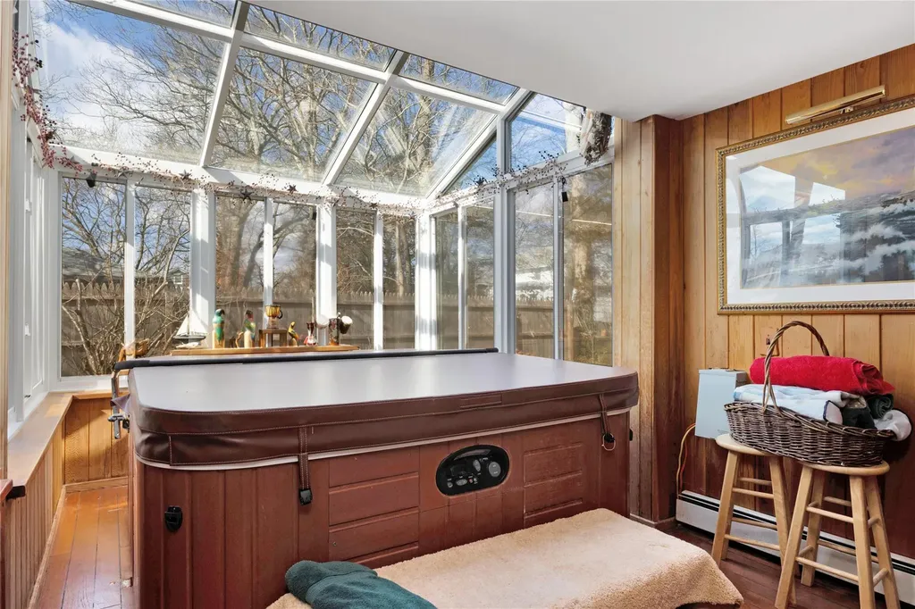 94 Cherokee Avenue West Islip NY 11795