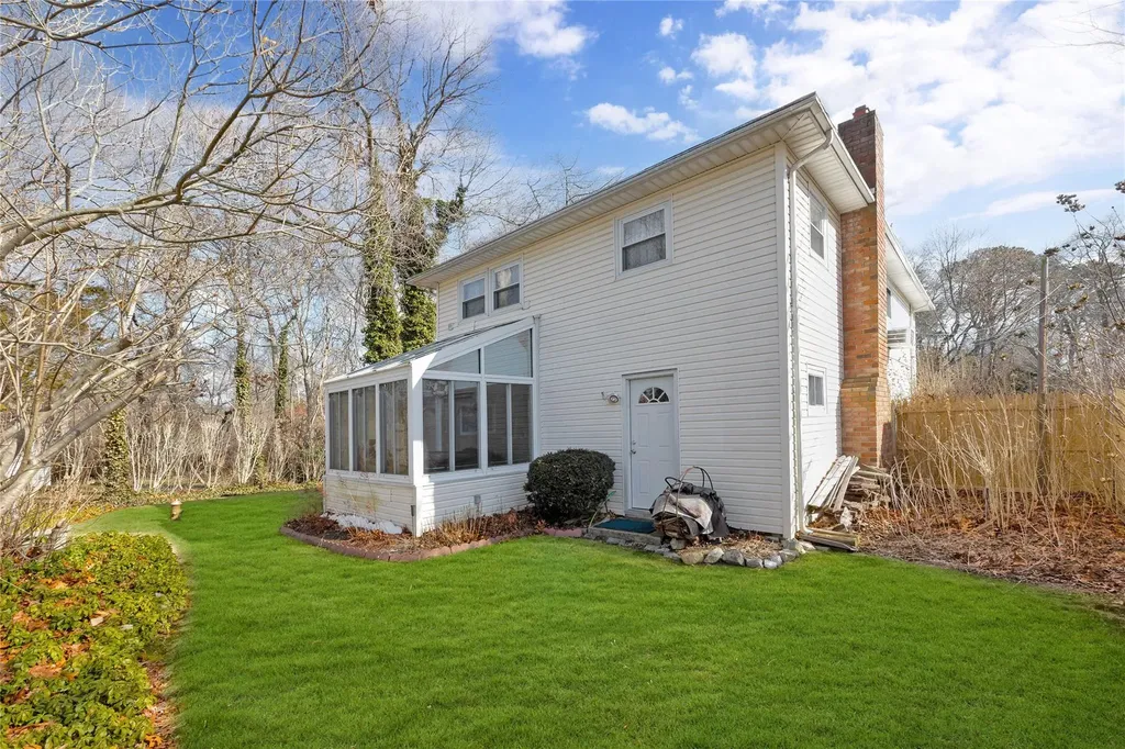 94 Cherokee Avenue West Islip NY 11795
