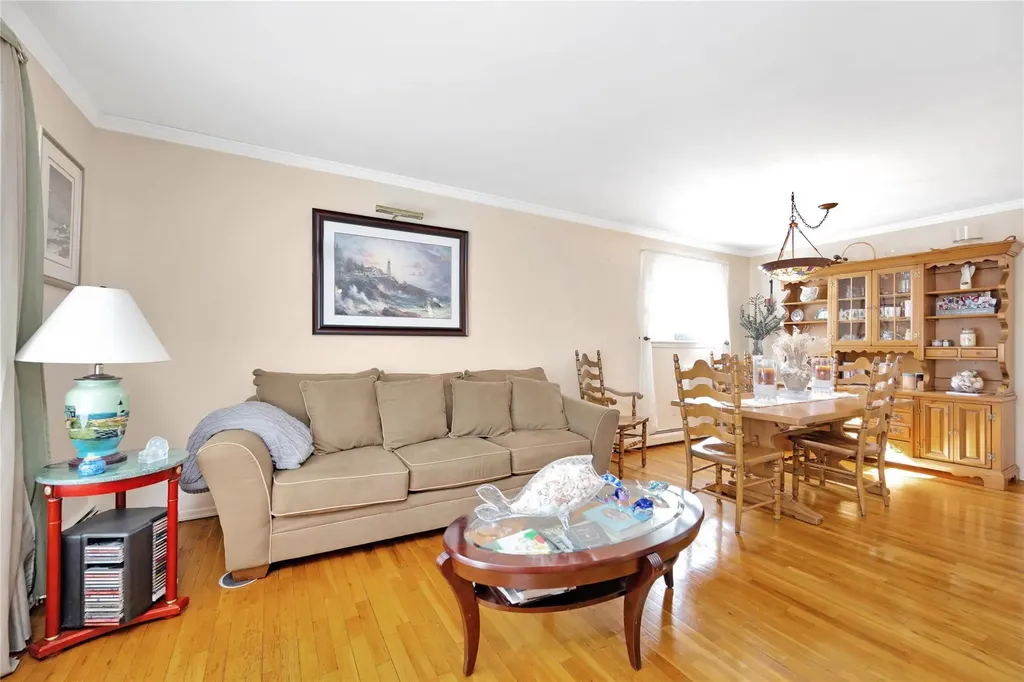 94 Cherokee Avenue West Islip NY 11795