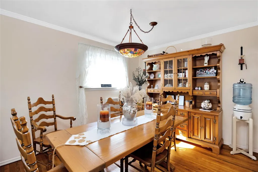 94 Cherokee Avenue West Islip NY 11795