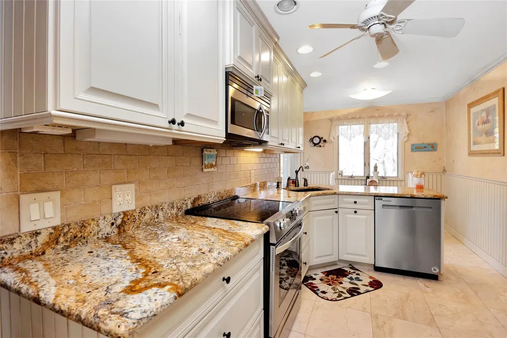 94 Cherokee Avenue West Islip NY 11795