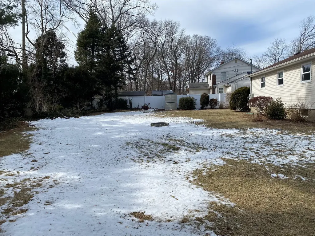 42 Crocus Lane Commack NY 11725