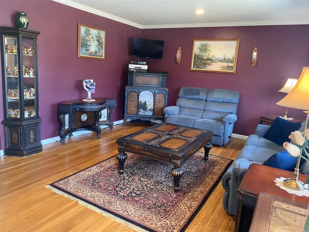 42 Crocus Lane Commack NY 11725