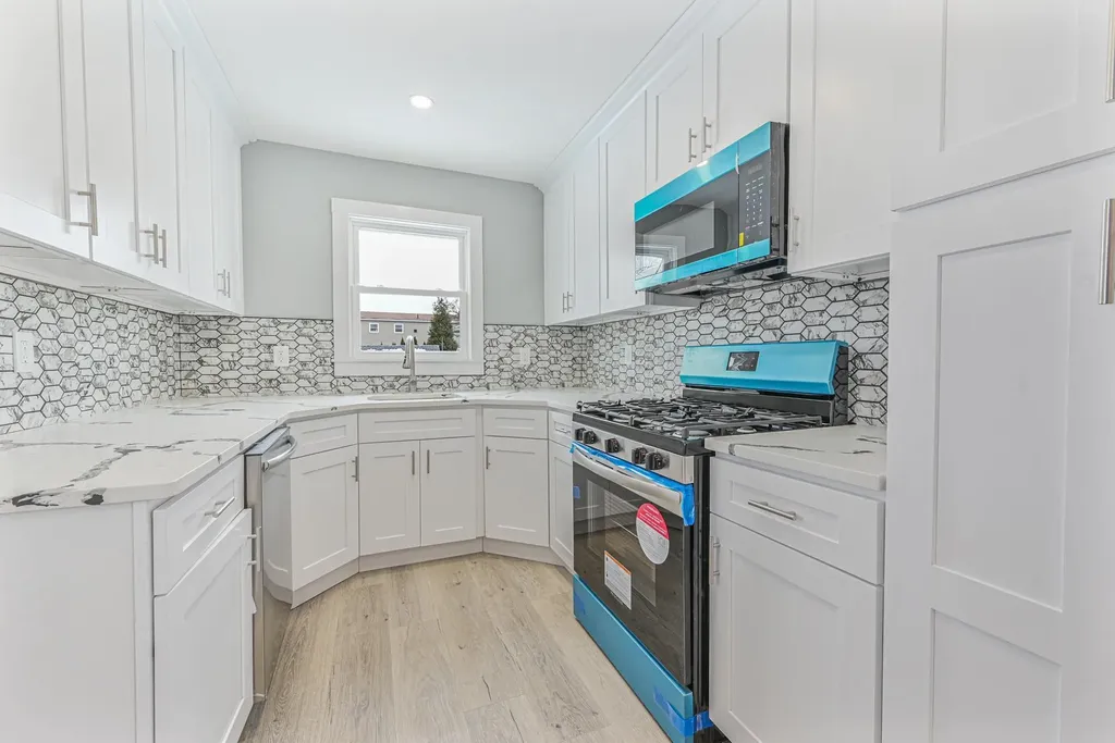 28 Lake Drive Copiague NY 11726