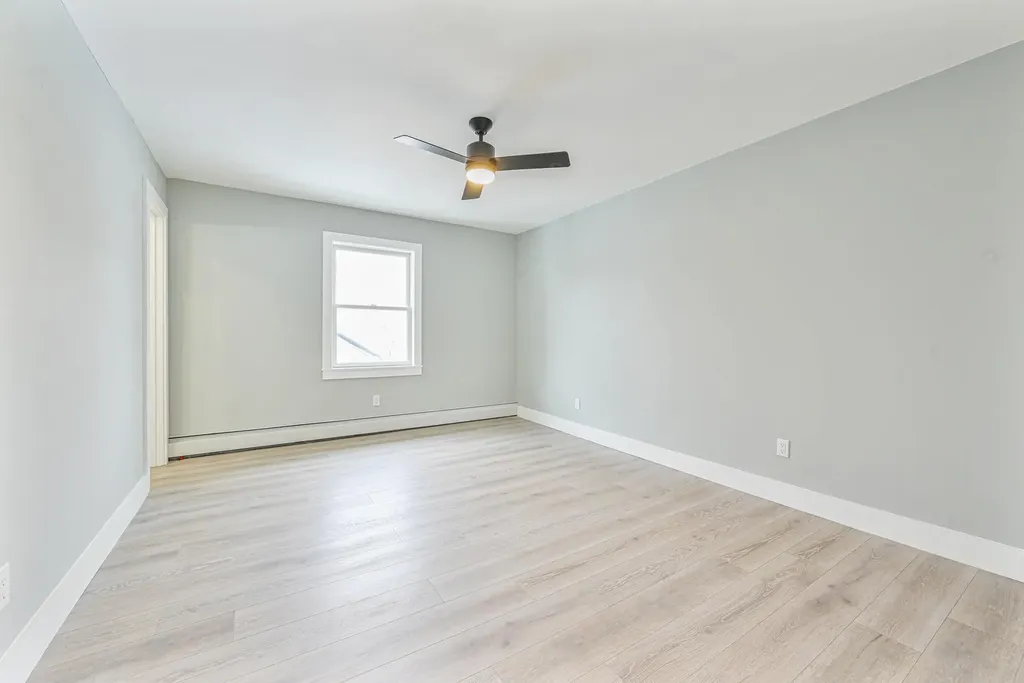 28 Lake Drive Copiague NY 11726