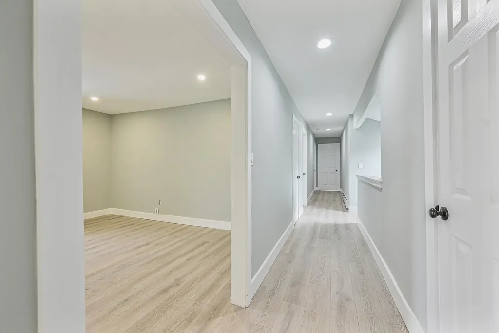 28 Lake Drive Copiague NY 11726