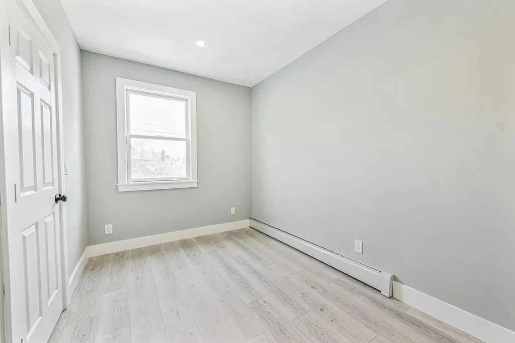 28 Lake Drive Copiague NY 11726
