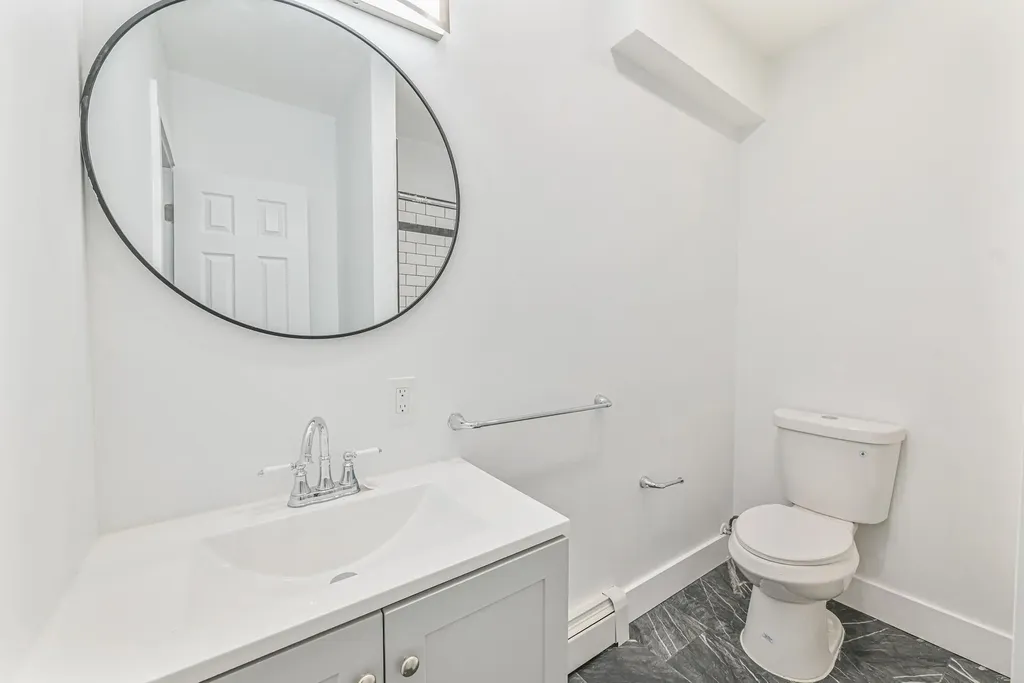 28 Lake Drive Copiague NY 11726