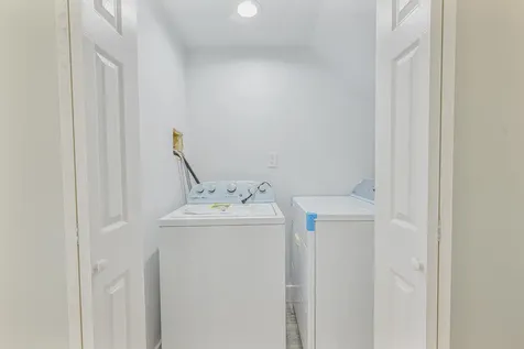 28 Lake Drive Copiague NY 11726