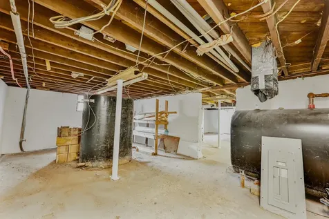 28 Lake Drive Copiague NY 11726