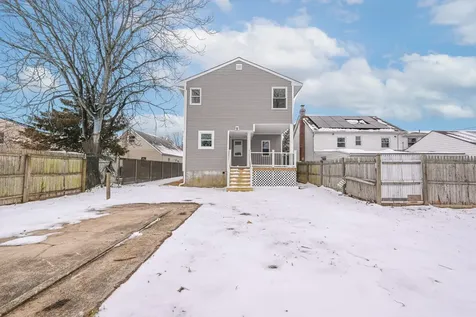 28 Lake Drive Copiague NY 11726