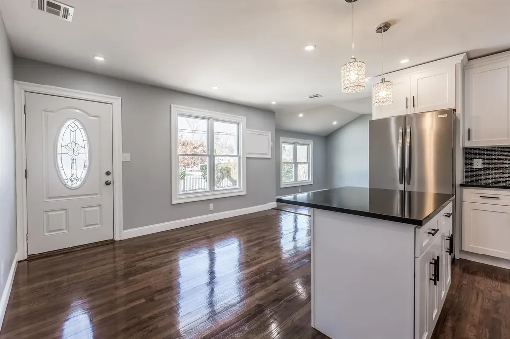 1415 Brooklyn Boulevard Bay Shore NY 11706