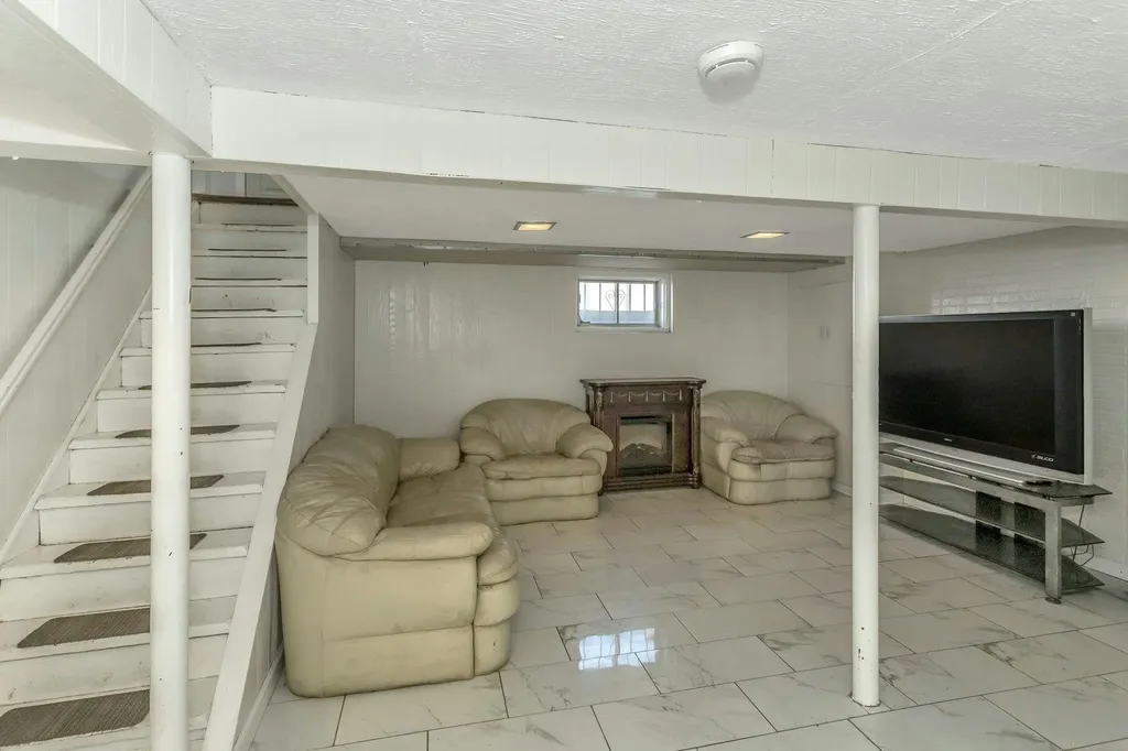37 Northridge Avenue Merrick NY 11566