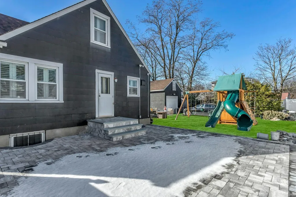 37 Northridge Avenue Merrick NY 11566