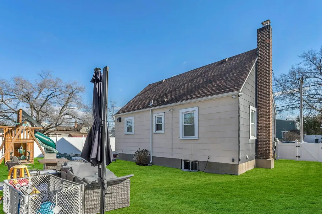 37 Northridge Avenue Merrick NY 11566