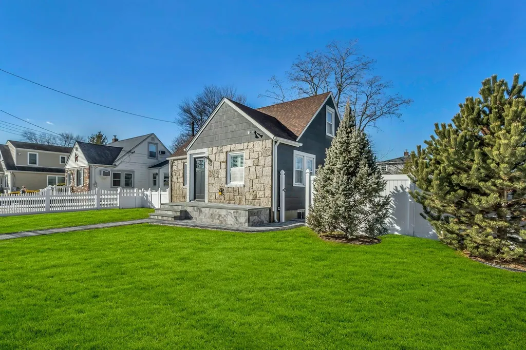 37 Northridge Avenue Merrick NY 11566