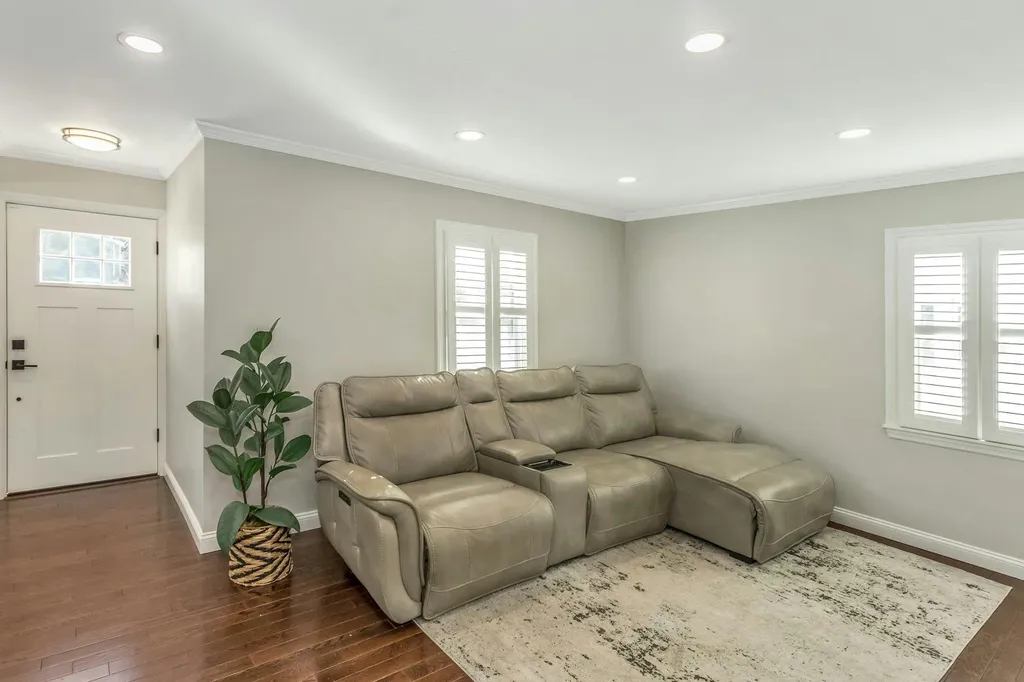 37 Northridge Avenue Merrick NY 11566