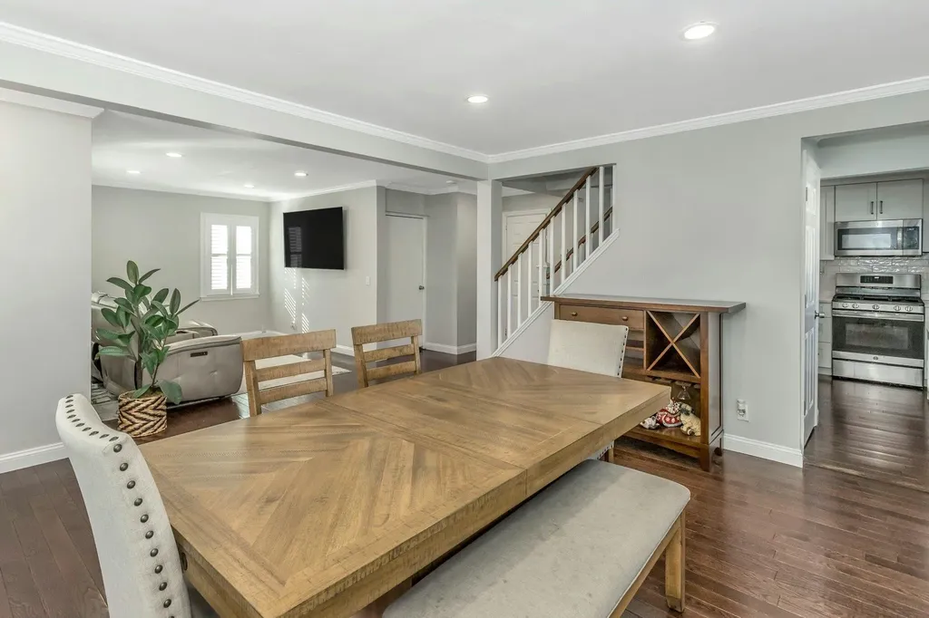 37 Northridge Avenue Merrick NY 11566
