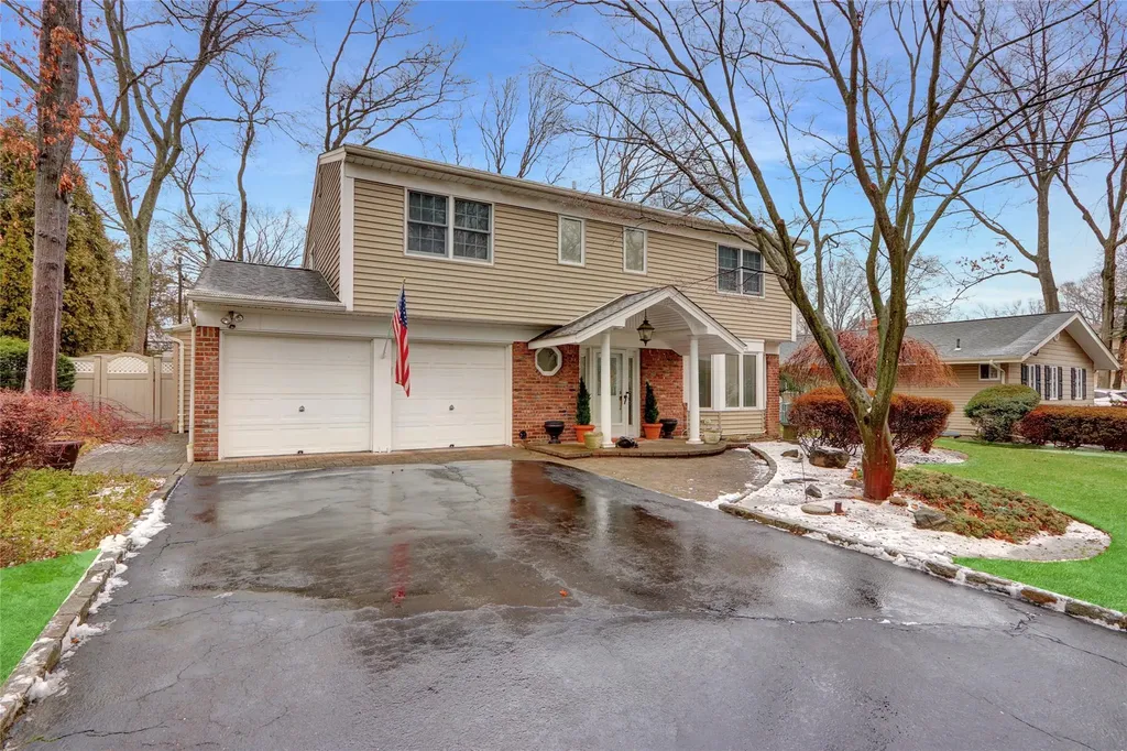 25 Cedarwood Lane Commack NY 11725