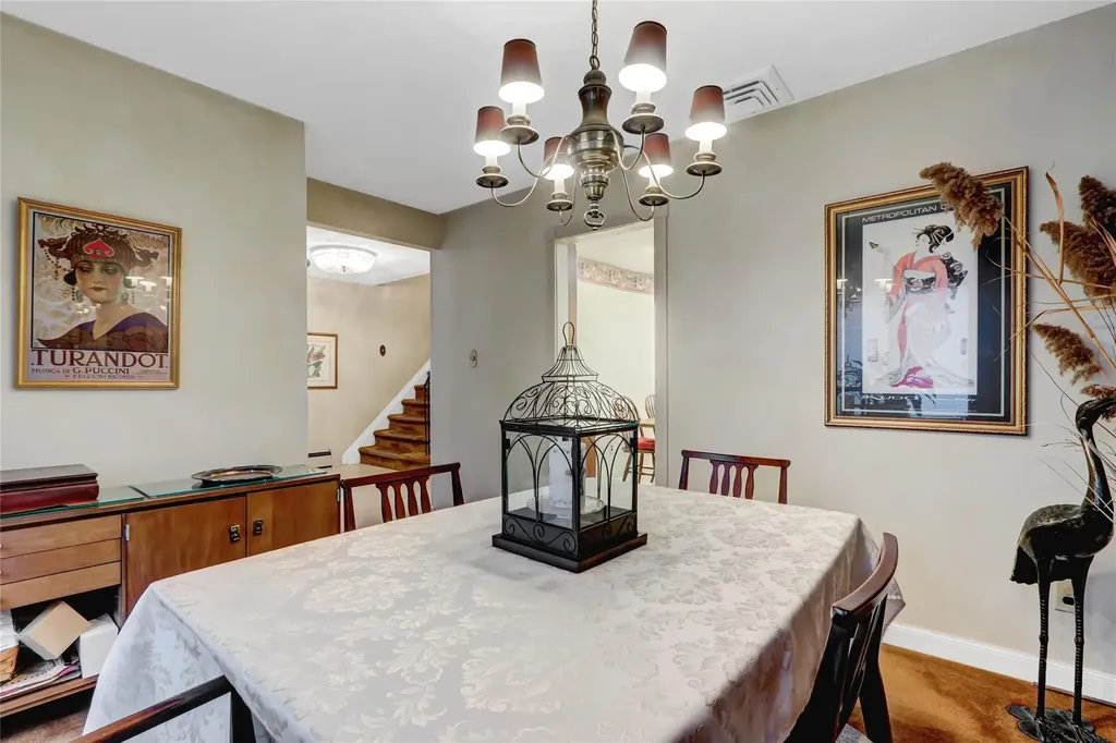 25 Cedarwood Lane Commack NY 11725