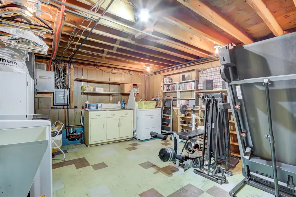 25 Cedarwood Lane Commack NY 11725