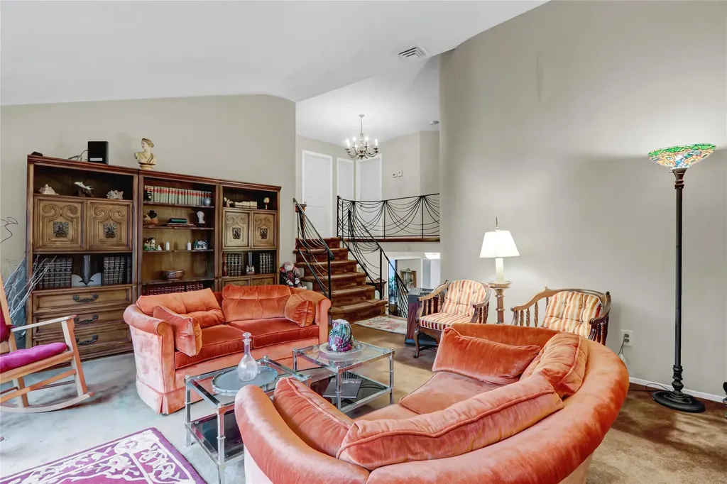 25 Cedarwood Lane Commack NY 11725