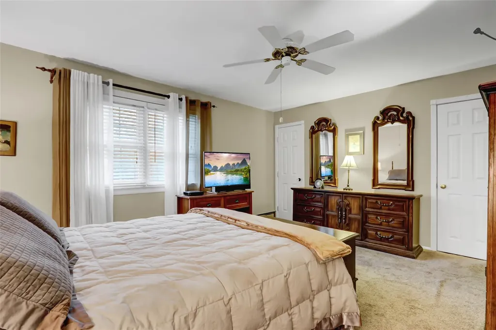 25 Cedarwood Lane Commack NY 11725