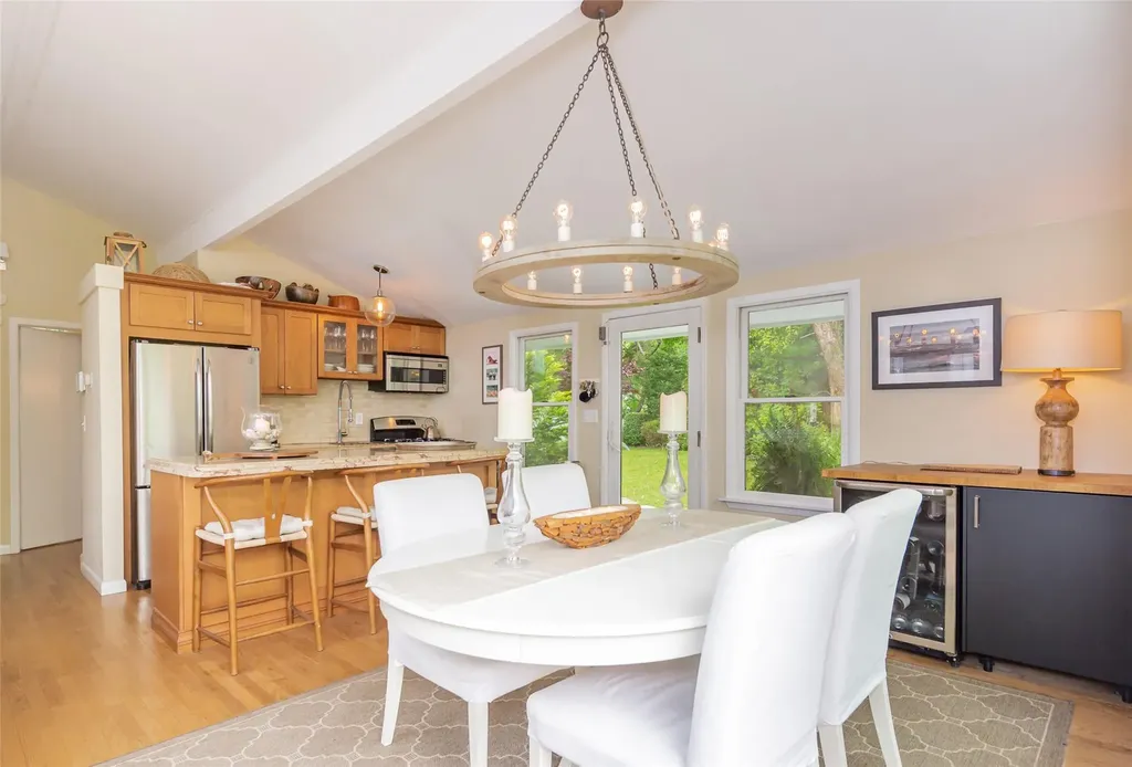 21 Hillover Road E Hampton Bays NY 11946