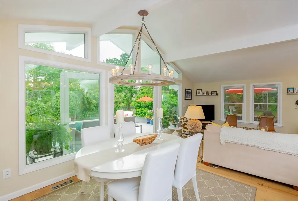 21 Hillover Road E Hampton Bays NY 11946