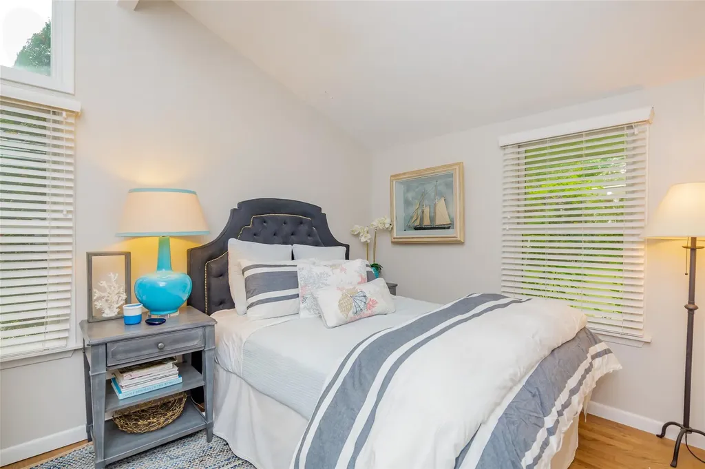 21 Hillover Road E Hampton Bays NY 11946