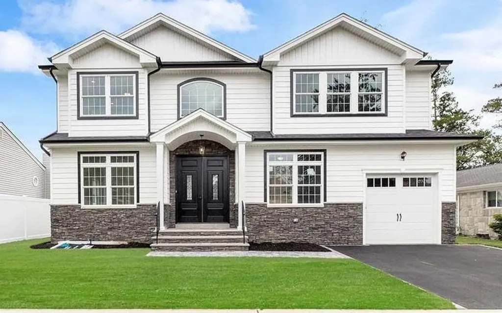 10 Preston Lane Syosset NY 11791