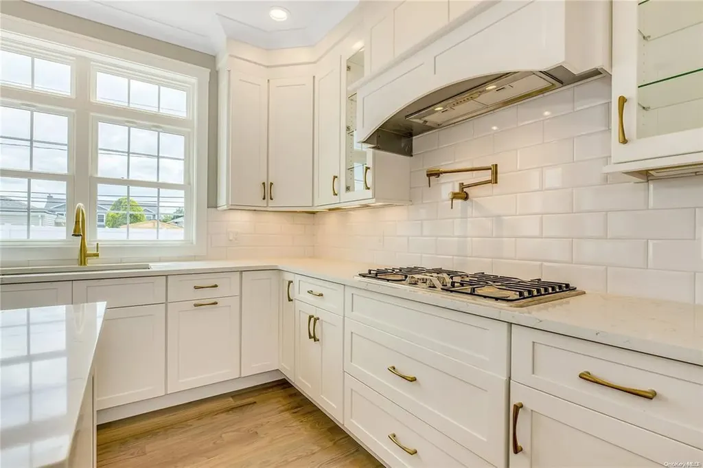 10 Preston Lane Syosset NY 11791
