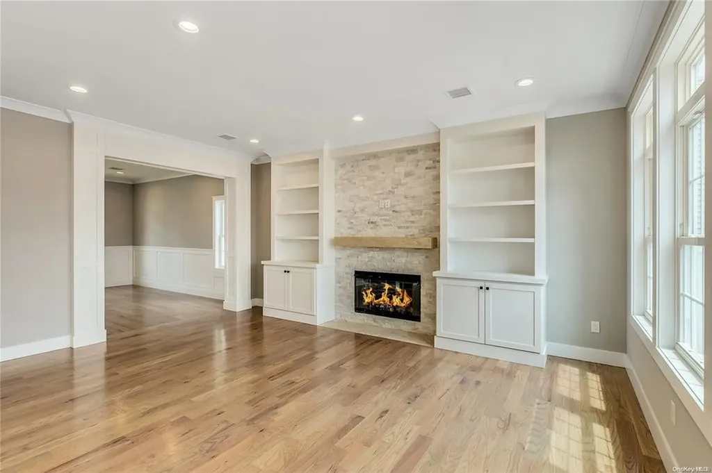 10 Preston Lane Syosset NY 11791