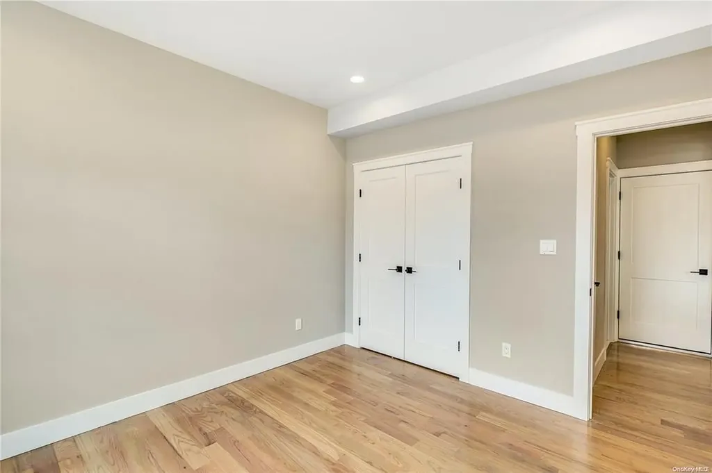 10 Preston Lane Syosset NY 11791