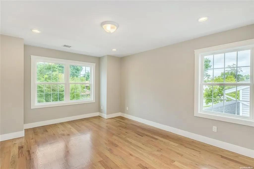 10 Preston Lane Syosset NY 11791