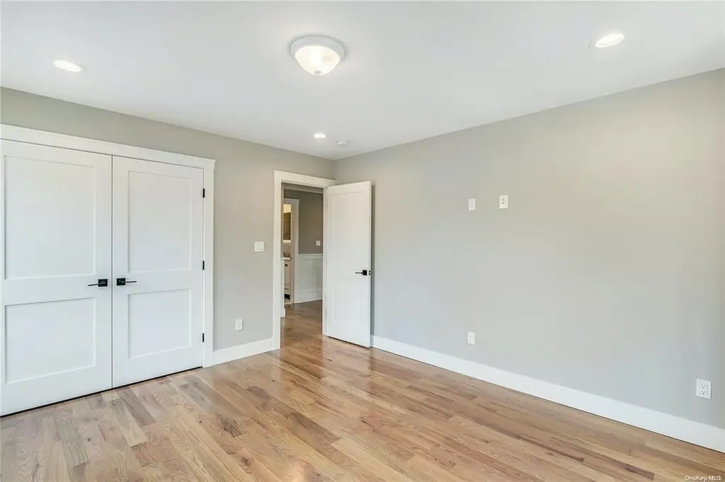 10 Preston Lane Syosset NY 11791