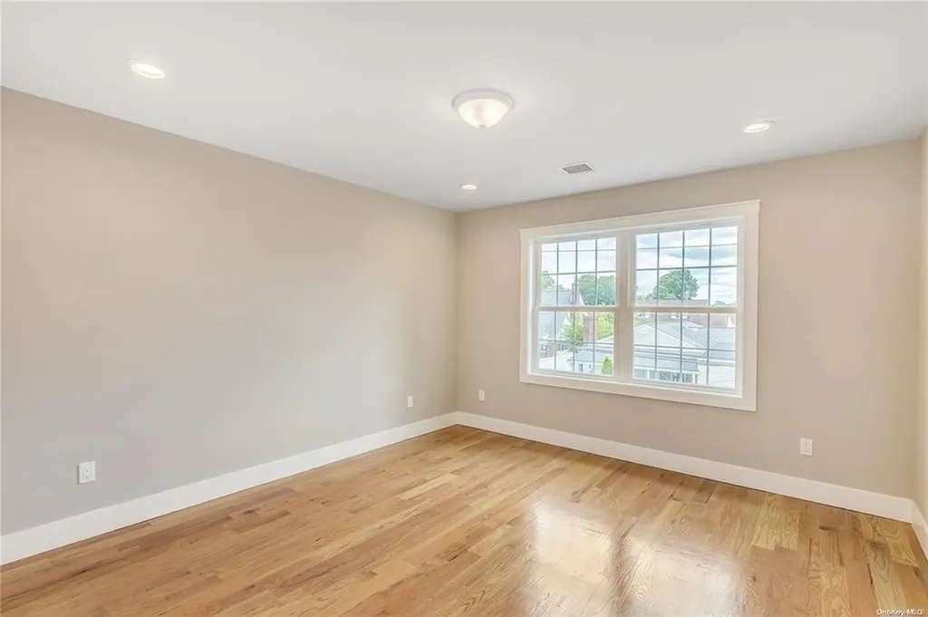 10 Preston Lane Syosset NY 11791