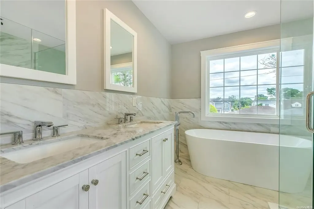 10 Preston Lane Syosset NY 11791