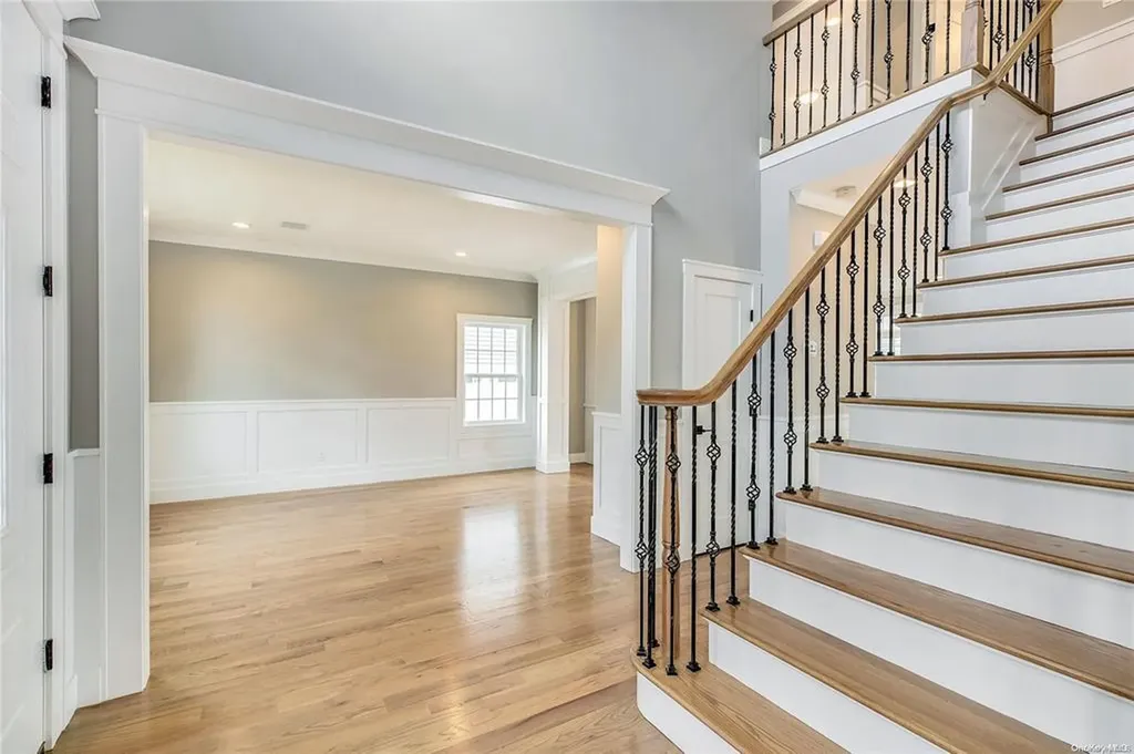 10 Preston Lane Syosset NY 11791