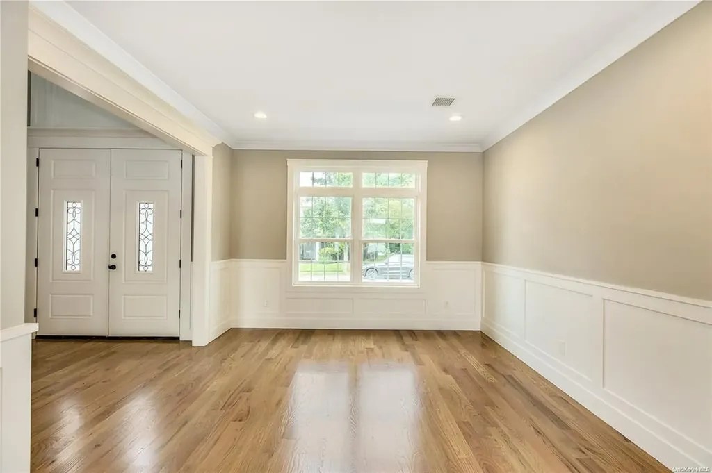 10 Preston Lane Syosset NY 11791