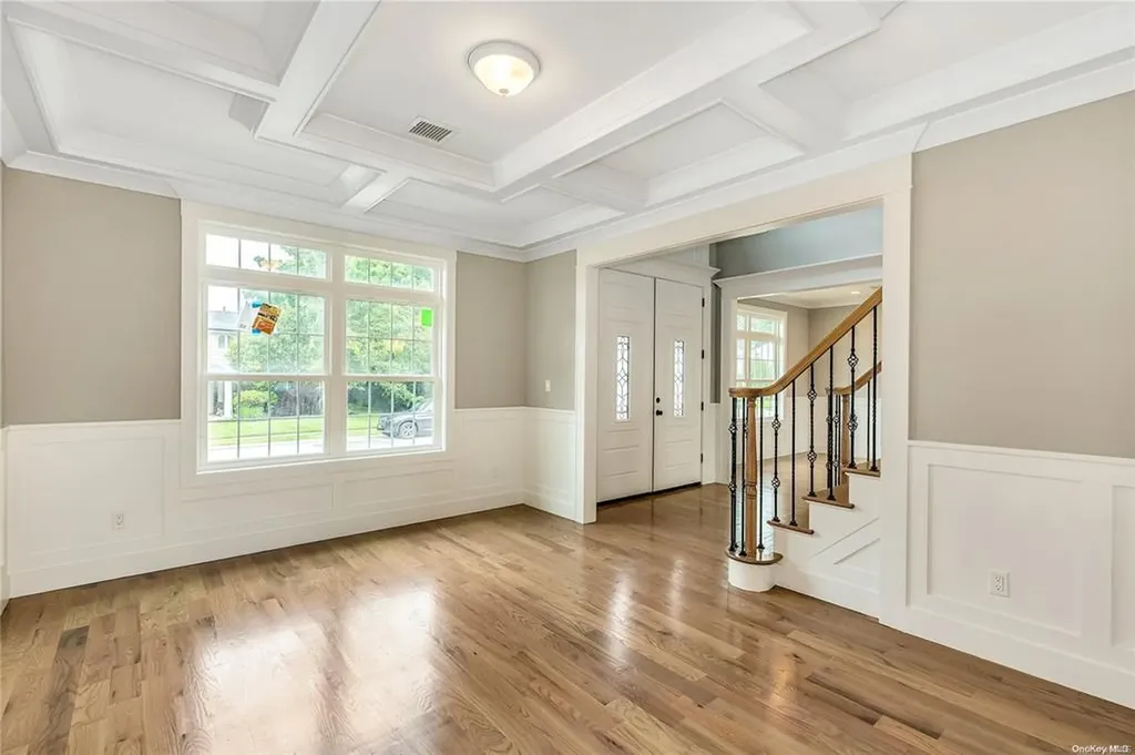 10 Preston Lane Syosset NY 11791