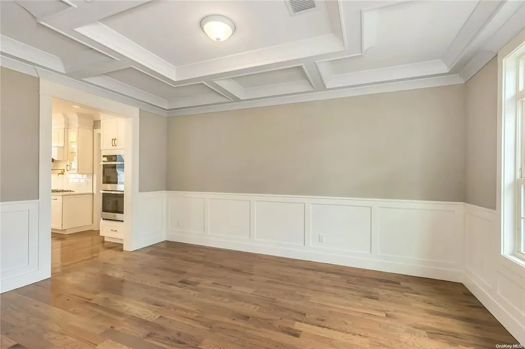 10 Preston Lane Syosset NY 11791