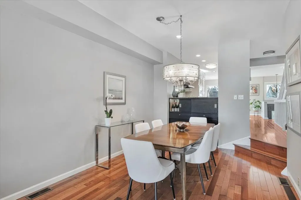 57 Waterside Close Eastchester NY 10709