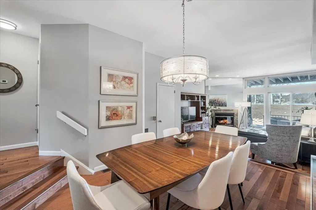 57 Waterside Close Eastchester NY 10709