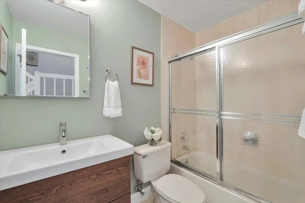 57 Waterside Close Eastchester NY 10709